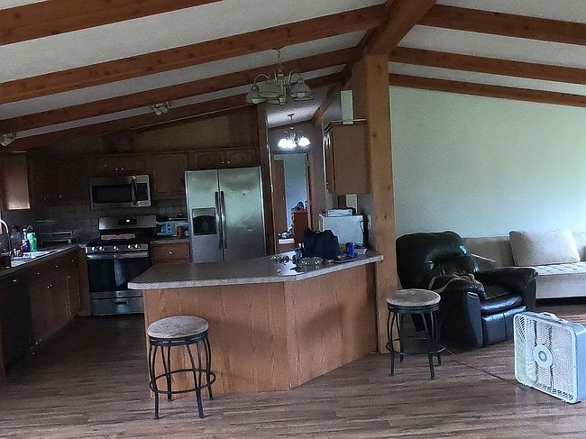 Image of 2146 Lake Shore Rd