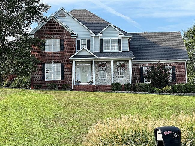 Photo of 563 Banbury Dr