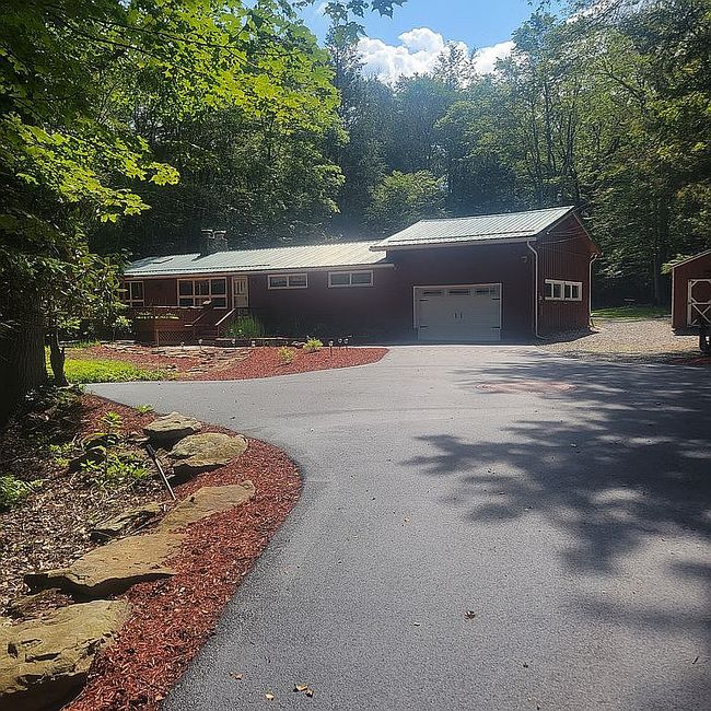Photo of 225 S Peninsula Dr, Central City, PA