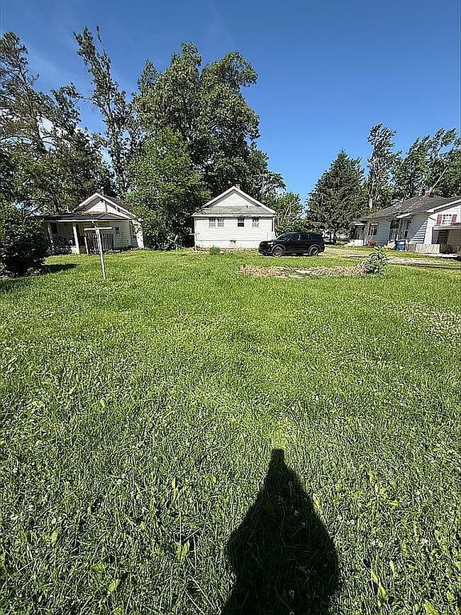 Additional photo 2 of property located at 1504 Grove St