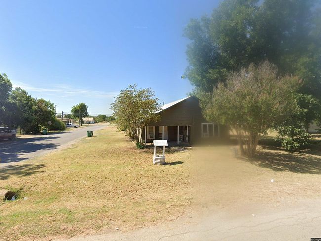 Photo of 310 E Morris St, Seymour, TX
