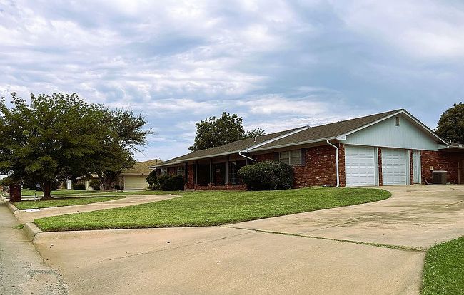 Photo of 1109 Ranch Rd N, Altus, OK