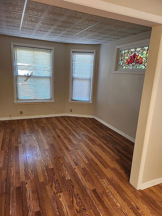 Image of 141 Elm St