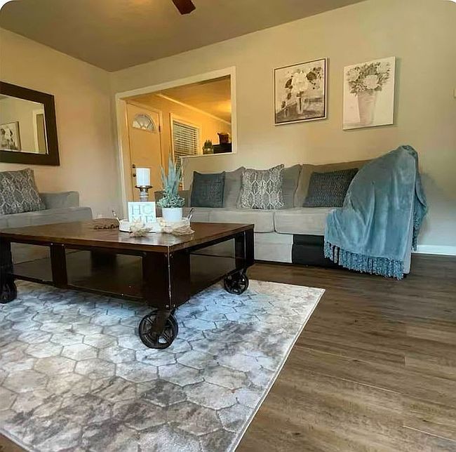 Additional photo 3 of property located at 1306 Denison St