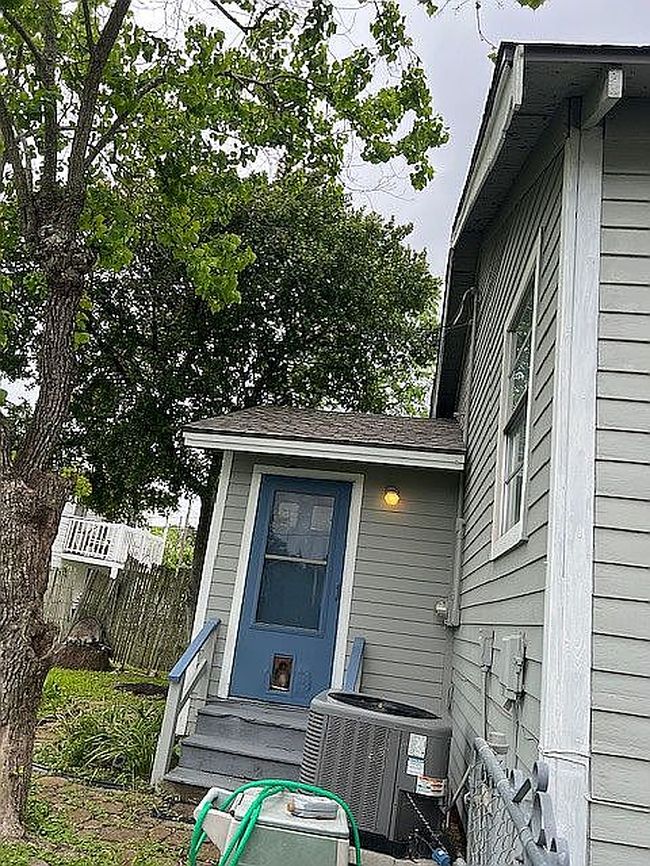 Image of 4825 Avenue N 1/2