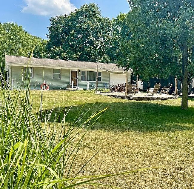 Photo of 11010 N Quiet Water Cir, Monticello, IN