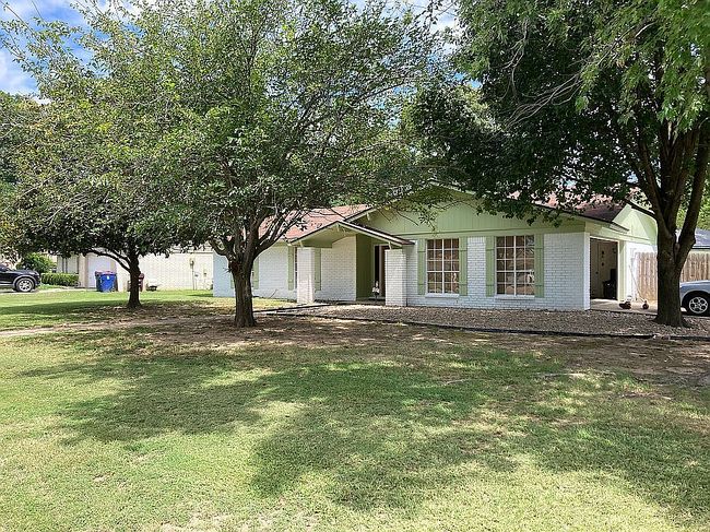 Photo of 6325 Fresno St