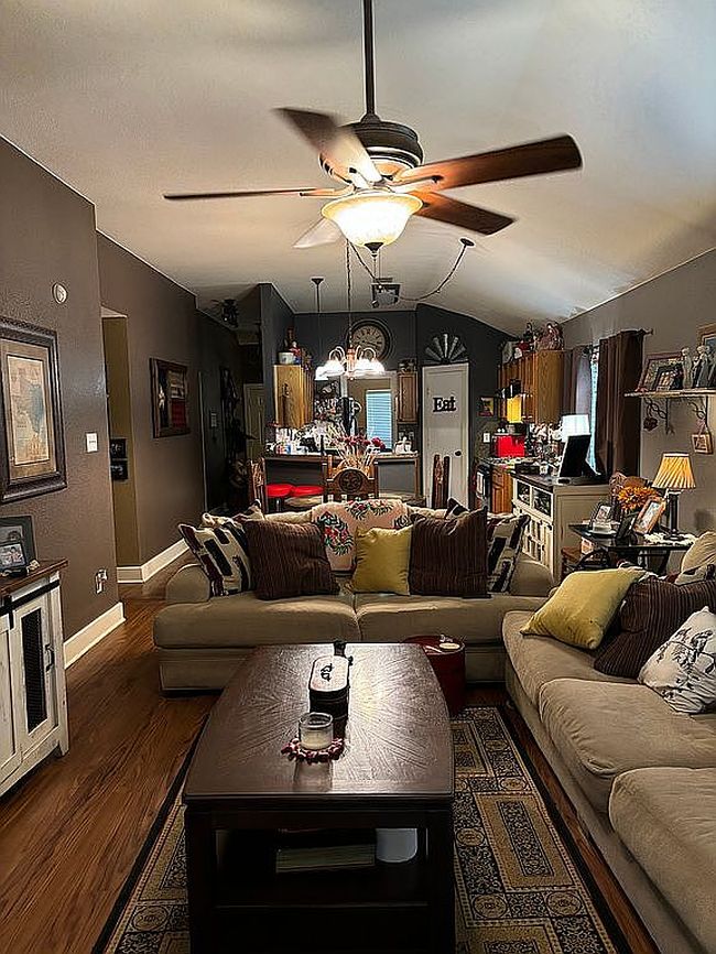 Photo of 1294 Pinto Pass, Alvin, TX