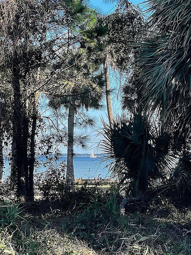 Image of 1055 Harbourview Cir