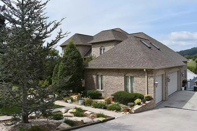 Image of 456 Woodlake Blvd