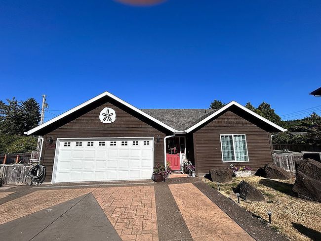 Photo of 1339 Se Blue Spruce Ln, Waldport, OR