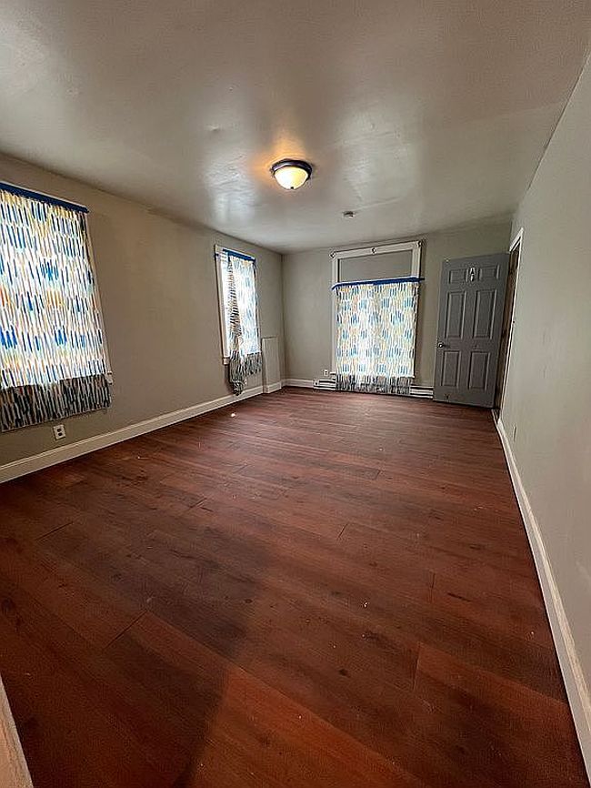 Photo of 202 N Courtland St, East Stroudsburg, PA