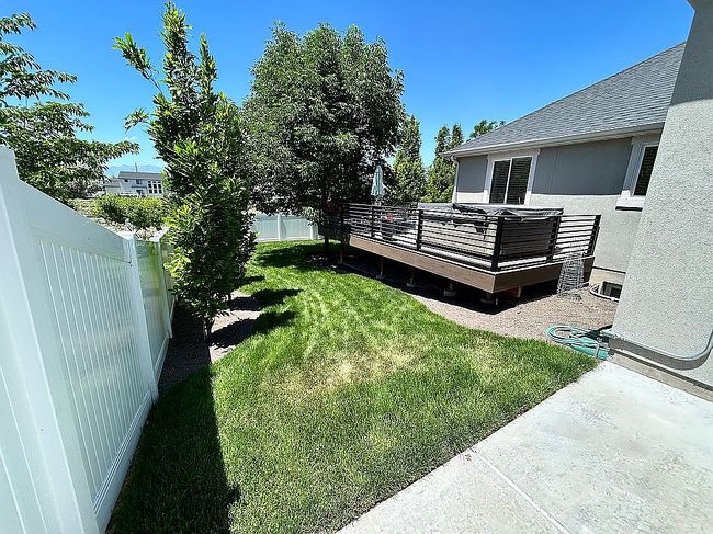 Image of 871 N Valdean Ln