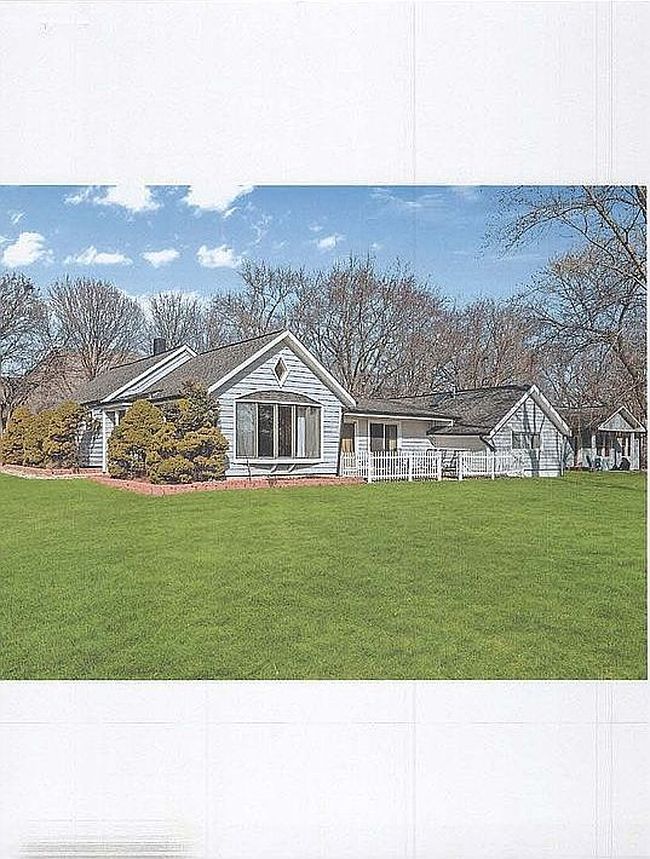 Photo of 211 Haman Rd, Inverness, IL