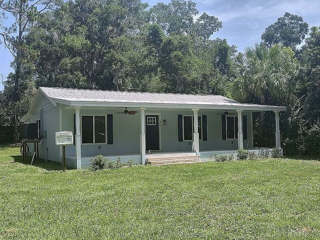 Photo of 451 Ne 11th St, Crystal River, FL