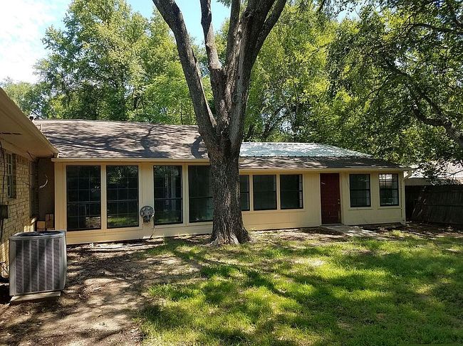 Image of 208 N Rainbow Dr