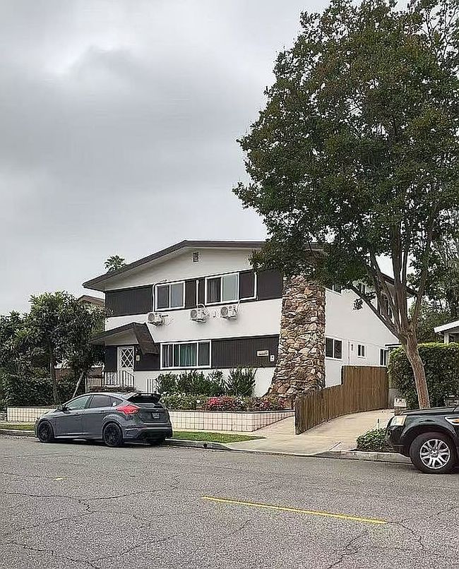 Photo of 115 N Marguerita Ave, Alhambra, CA