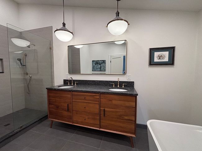 Photo of 16555 Country Club Dr, Burlington, WA