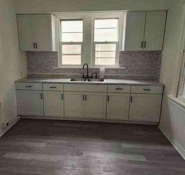 Photo of 13346 S Carondolet Ave, Chicago, IL