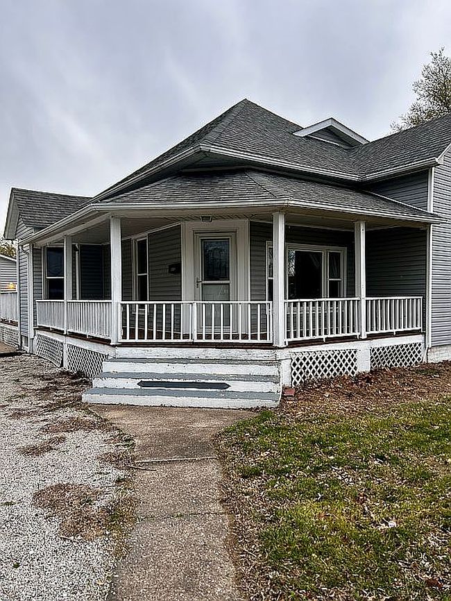 Image of 1103 N Springfield St