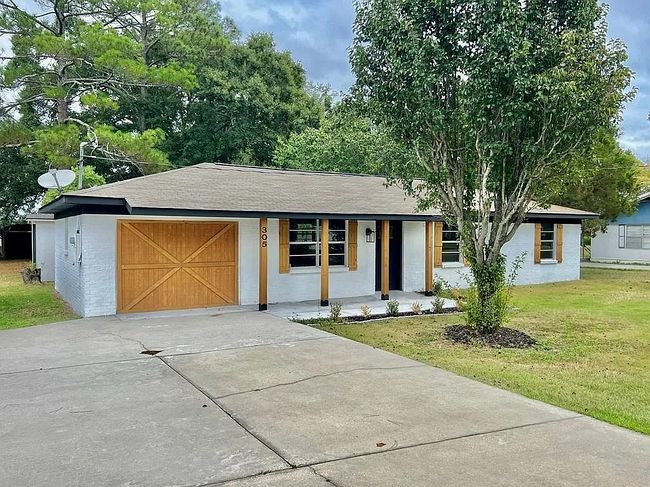 305 Frances Dr, Hartford, AL