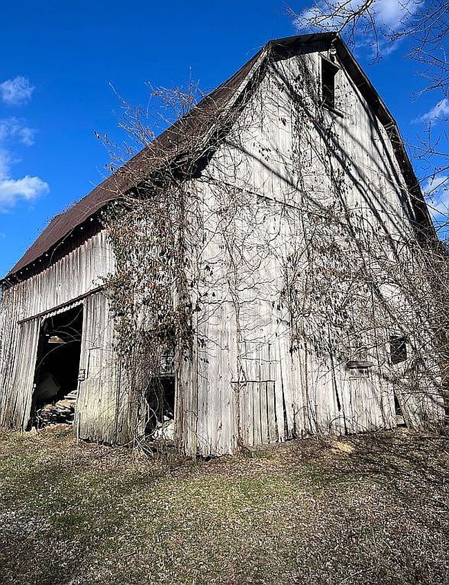 Photo of 3151 W Lake Rd, Murphysboro, IL