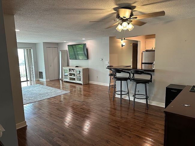 Photo of 7707 W Irving Park Rd Apt 409, Chicago, IL
