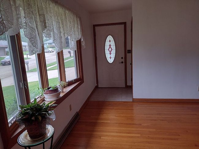 Photo of 8 Highland Ct, Stillman Valley, IL