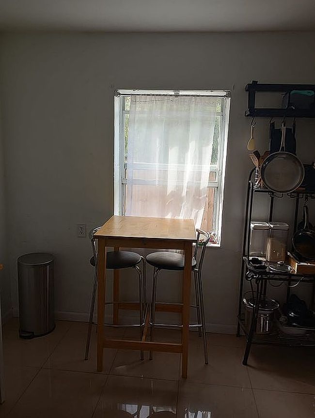 Image of 623 Sw 10th St
