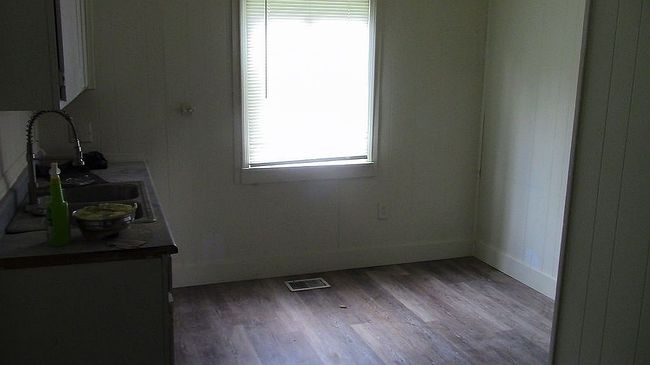 Photo of 990 Antwerp Rd, Whitehall, OH