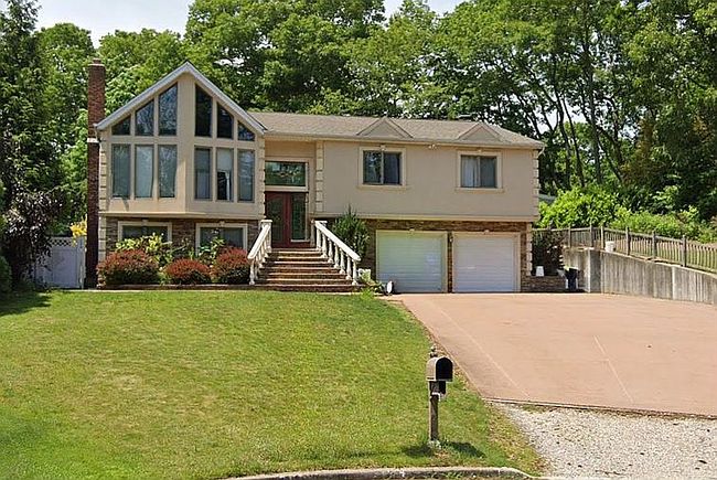 Preview of property located at 8 Hayes St