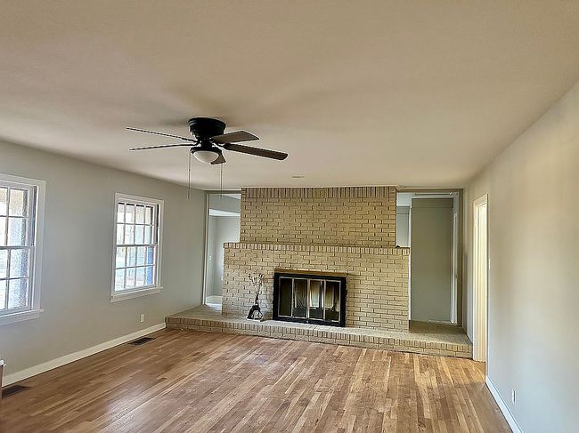 Image of 802 Crescent Dr