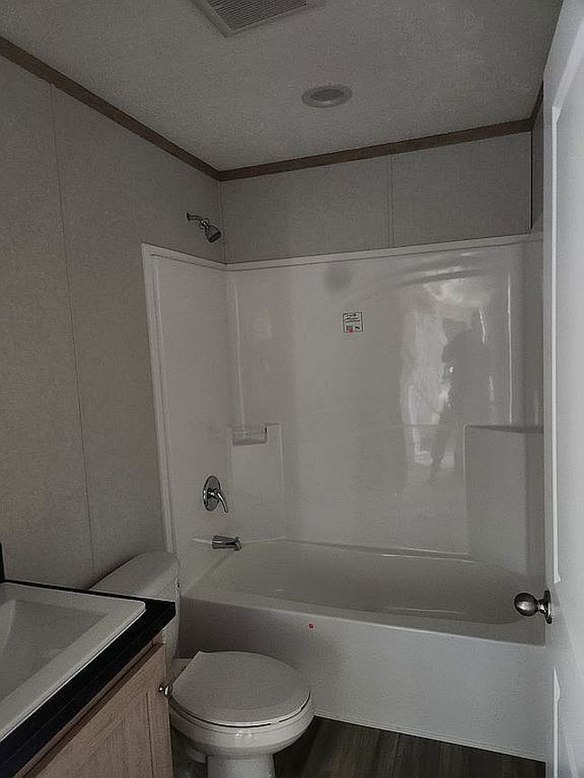 Photo of 5900 Osage Rd #15, Waterloo, IA