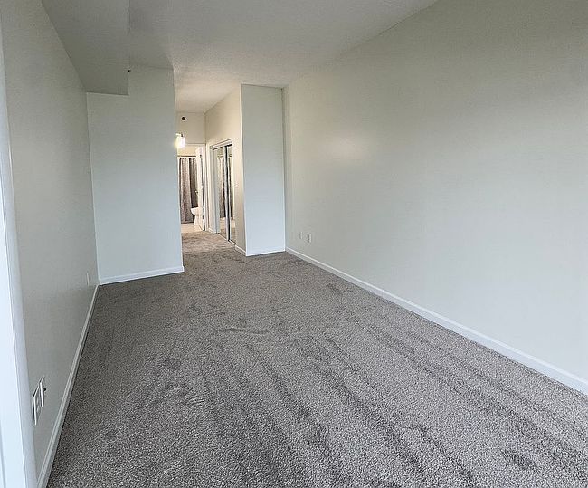 Photo of 1 Riverpointe Plz Apt 518, Jeffersonville, IN