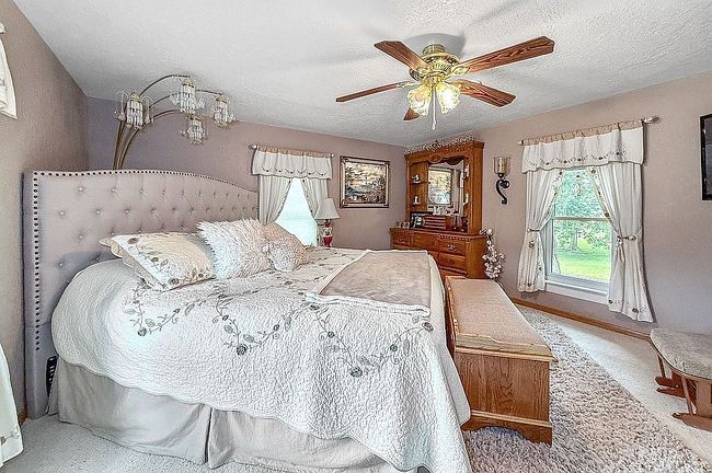 Additional photo 3 of property located at 826 N Illinois St