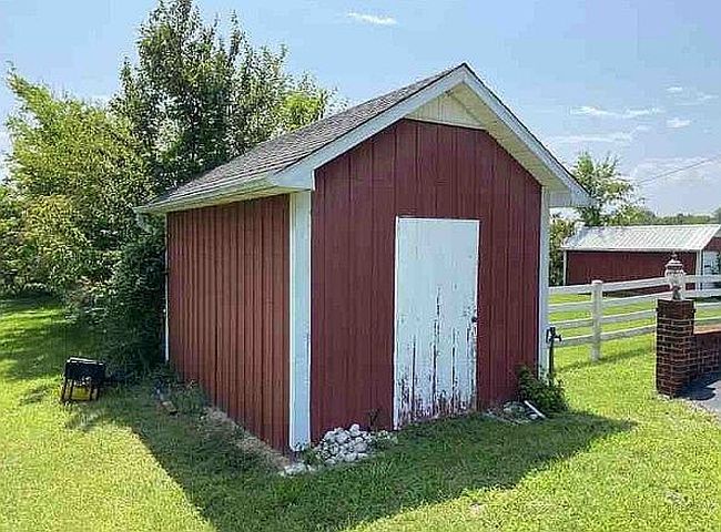 Photo of 854 Murray Paris Rd, Murray, KY