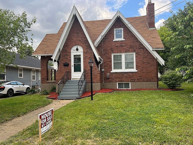 Preview of property located at 905 Center Ave