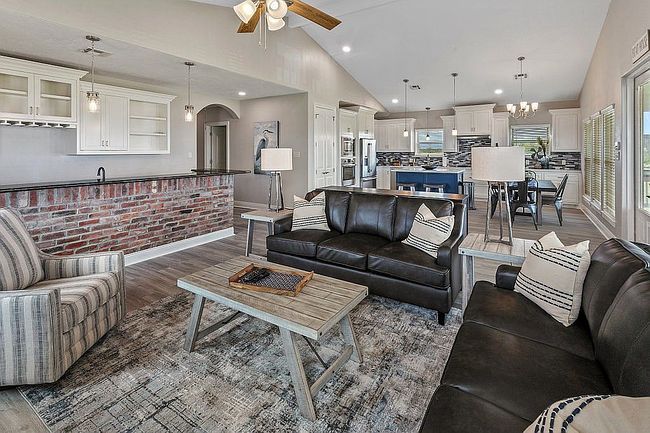 Image of 401 N Riverside Ct