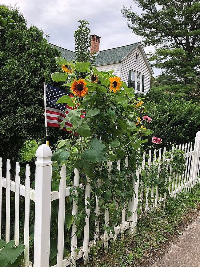 Photo of 1054 Main St, Leeds, NY