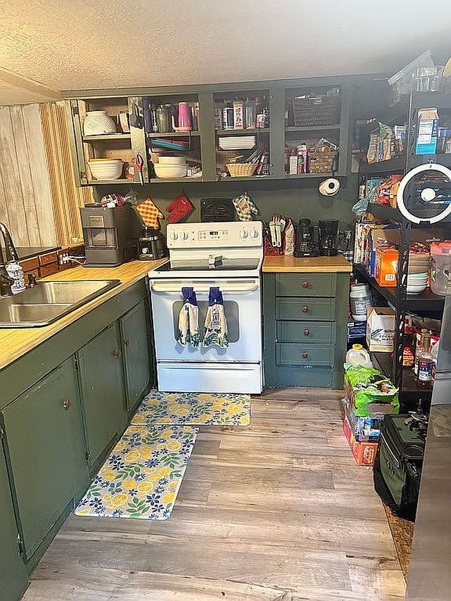 Photo of 555 1st St, Elkton, OR