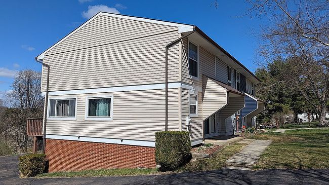 Image of 293 Holland Ct