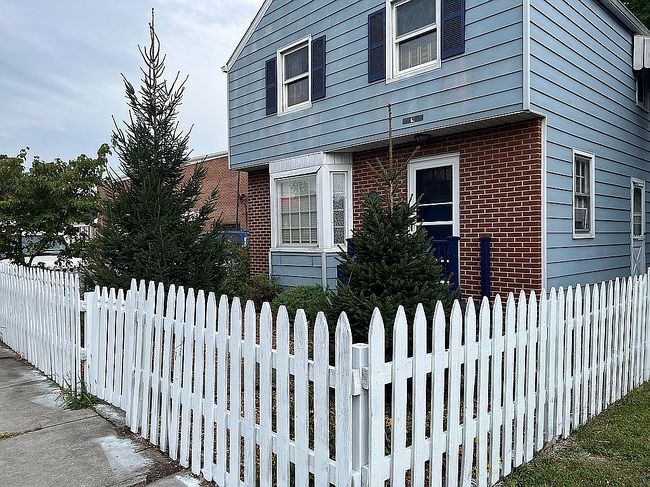 Additional photo 1 of property located at 1317 Moore St