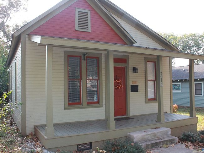 Additional photo 3 of property located at 314 Oak St Ne