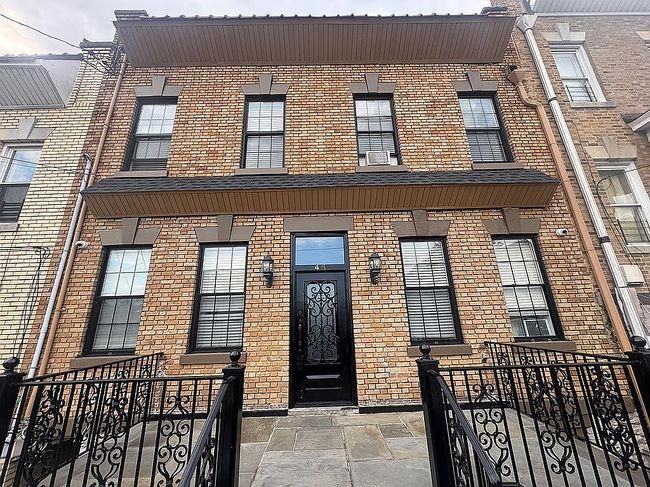Image of 48 S Bleeker St