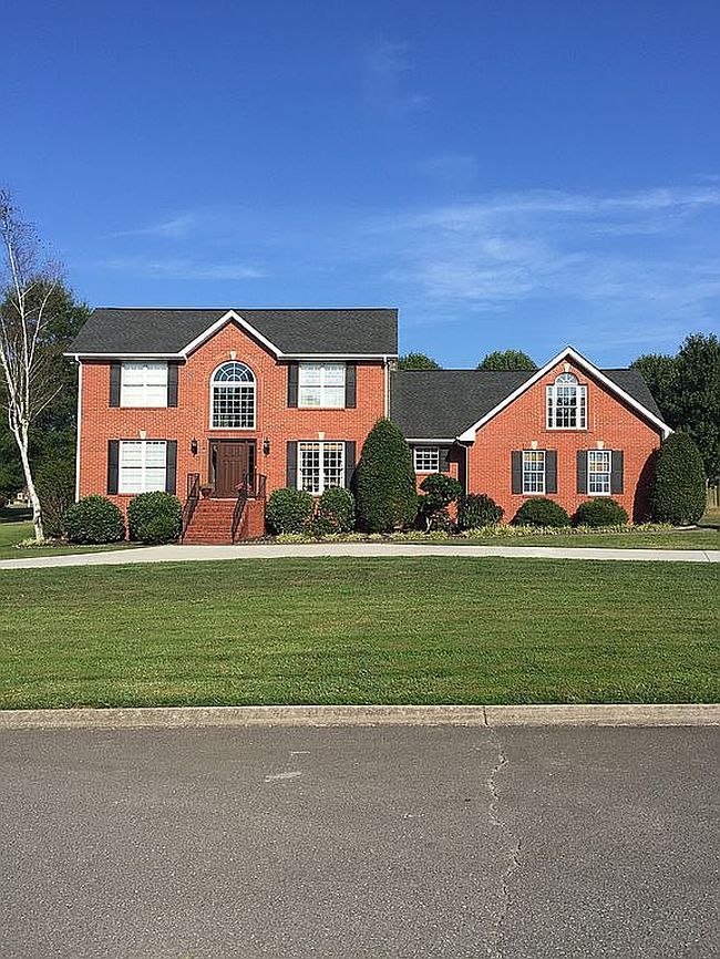 Photo of 228 Allen Dr, Greenbrier, TN