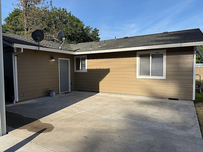 Additional photo 2 of property located at 102 W Humphrey St