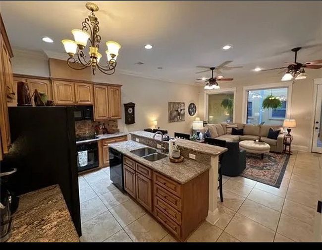 Image of 2109 Hyde Park Ave E