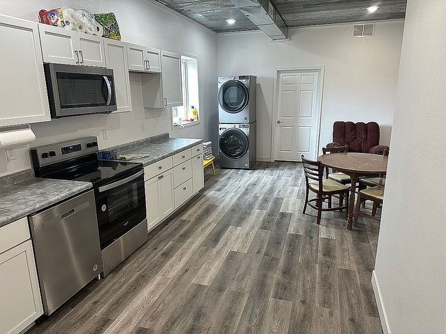 Image of 203 1st St