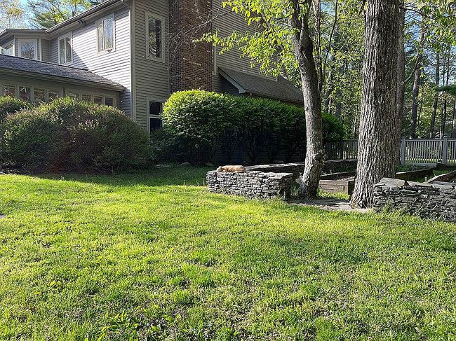 Photo of 117 Stonehedge Ln, Milford, PA