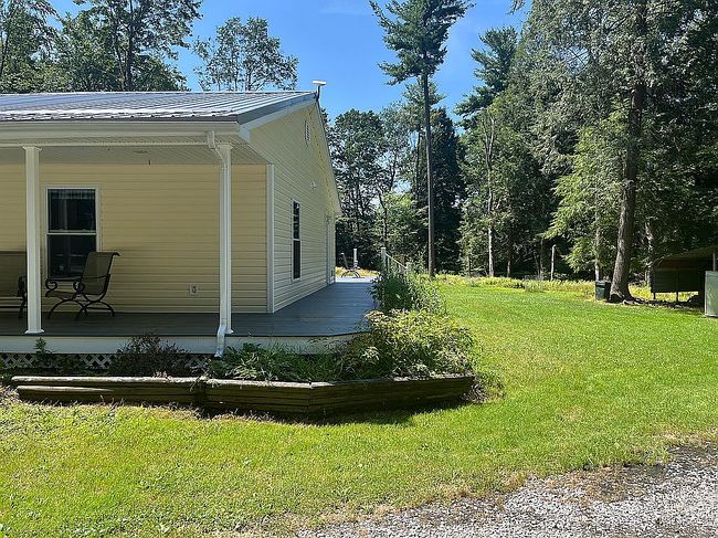 Photo of 1663 Roundtown Dr, Crown, PA